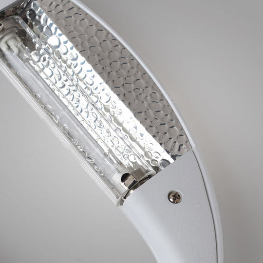 Modern Black/White Curved Shade LED Wall Sconce - Stylish Aluminum Lamp for Bedroom