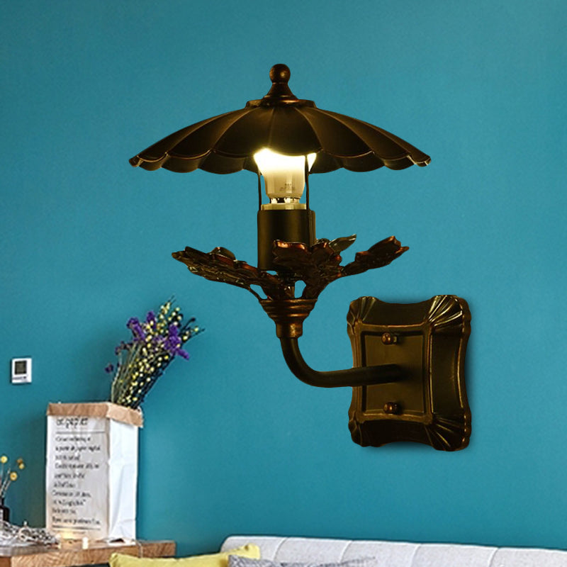 Retro Rust Metallic Wall Sconce Lamp with Leaf Decoration - Scalloped Design for Corridor