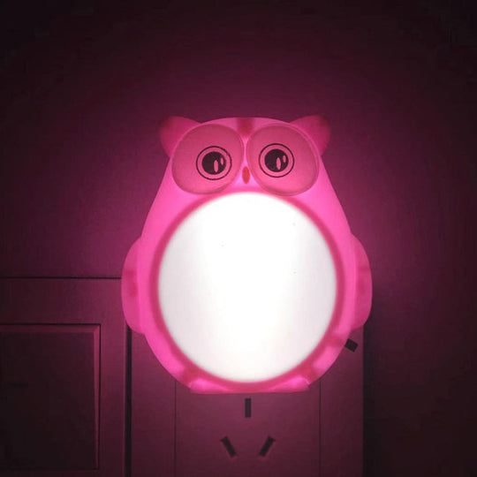Mini Owl Night Light for Kids Room - Cartoon Plug-in LED Wall Lighting in Red/Green