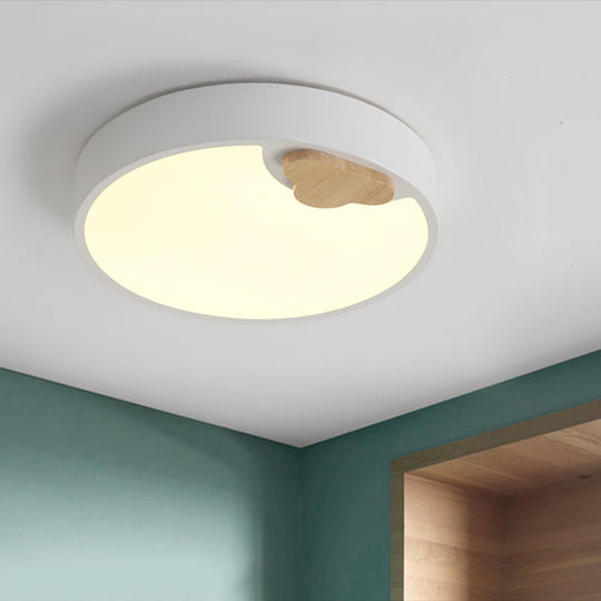 Scandinavian Acrylic Ceiling Light Fixture: White LED Round Flush Mount Lamp, 16"/19.5" Width