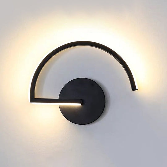 Black Metal LED Wall Sconce with Minimalist Half-Circle Design - Warm/White Light, Open Concept