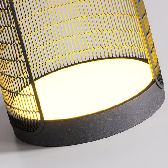 19 Inch LED Mesh Outdoor Floor Lamp with Table