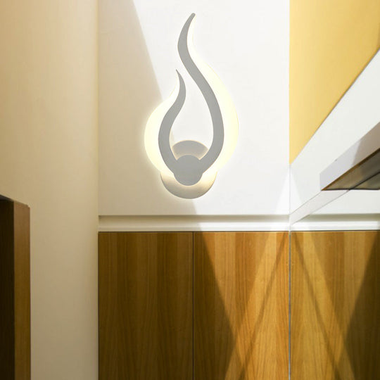 Stylish Fire-Shaped LED Wall Sconce for Kitchen and Dining Room