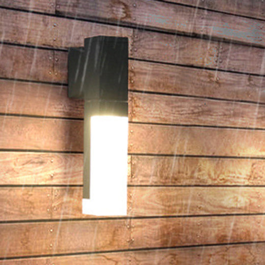 Minimalist LED Courtyard Wall Lamp in Black, with Warm/White Light and Acrylic 1/2 Head Sconce