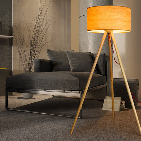 Simple wooden LED floor lamp with cylinder shade, ideal for bedroom - Beige