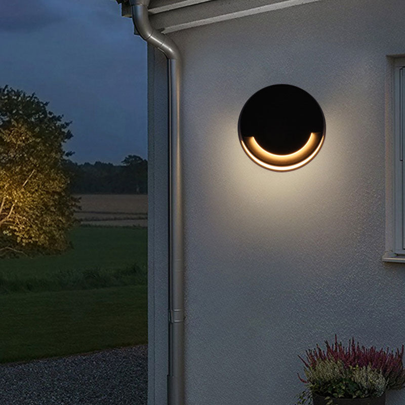 Modern Round LED Wall Sconce Lamp - Sleek Aluminum Courtyard Lighting in Black