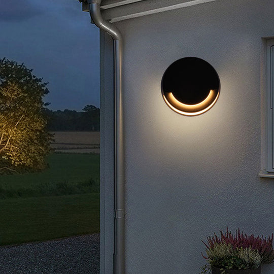 Modern Round LED Wall Sconce Lamp - Sleek Aluminum Courtyard Lighting in Black