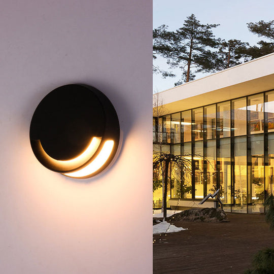 Modern Round LED Wall Sconce Lamp - Sleek Aluminum Courtyard Lighting in Black