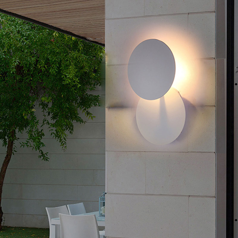 Minimalist Circle LED Wall Sconce Light in Metallic White for Balcony or Wall Mount