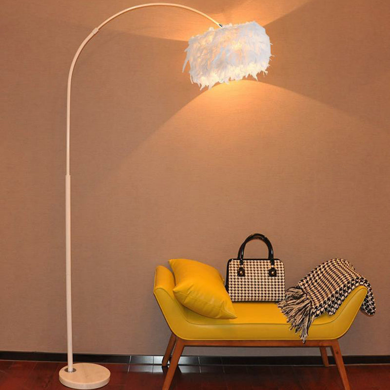 Simplicity 1-Bulb Stand Up Lamp with Arc Arm – Perfect for Living Room Lighting