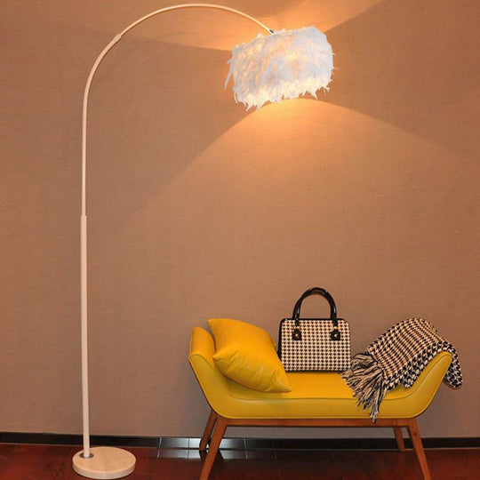 Simplicity 1-Bulb Stand Up Lamp with Arc Arm – Perfect for Living Room Lighting
