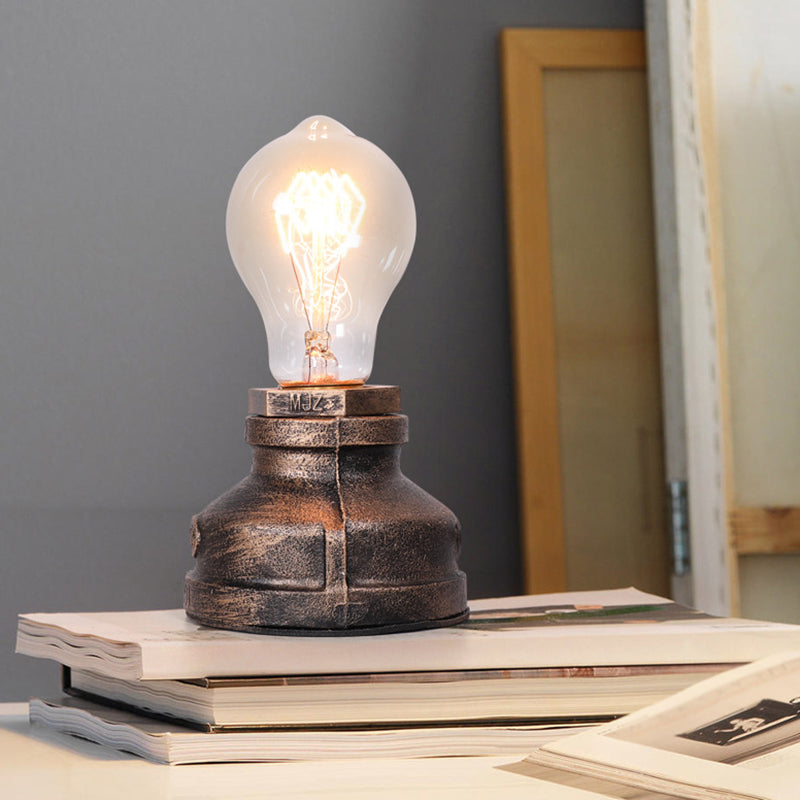 Industrial Water Pipe Single-Bulb Table Lamp - Iron Nightstand Lighting for Bedroom