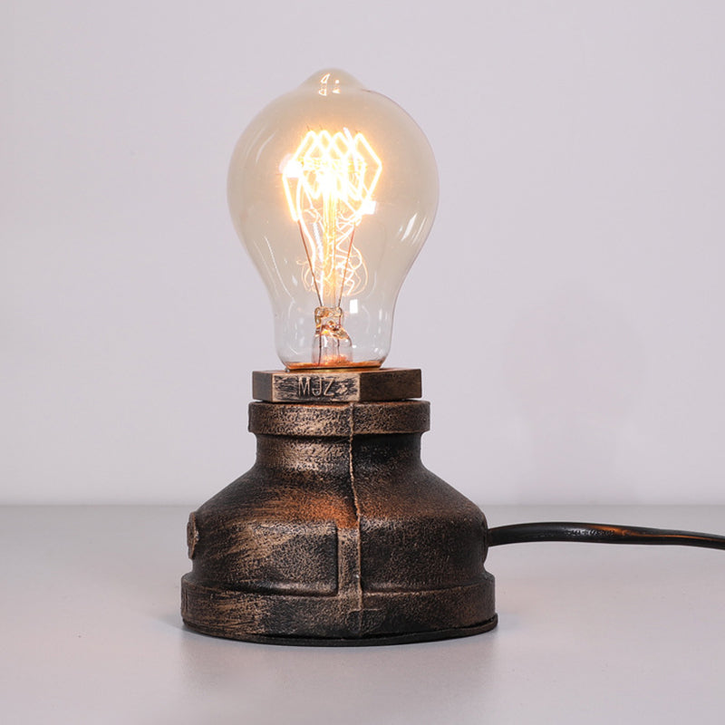 Industrial Water Pipe Single-Bulb Table Lamp - Iron Nightstand Lighting for Bedroom