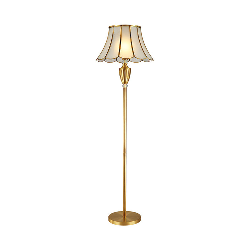 Brass Traditional Stand Up Lamp with Scalloped Glass Shade and Single Bulb Floor Lighting