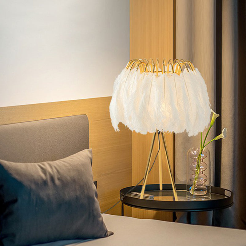 Feather Night Light: Elegant 1-Light Gold Table Lamp with Tripod Stand