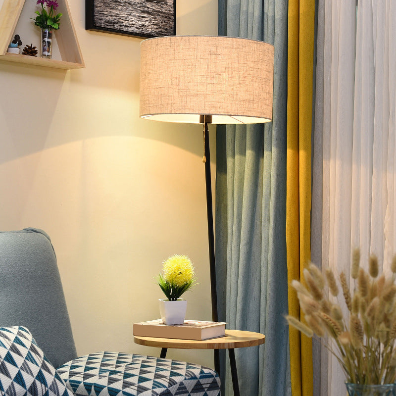 Minimalist Drum Floor Lamp in Black with Wooden Tray and Pull Chain – Ideal for Living Room