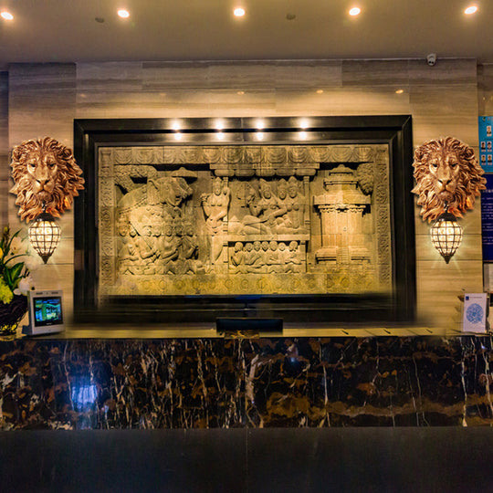 Rustic Gold Resin Lion Sconce Lighting: 1-Light Indoor Wall Lamp with Teardrop Shade