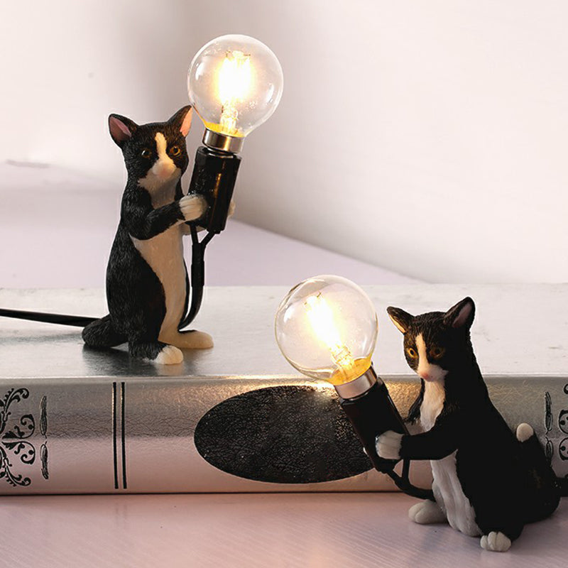 Adorable Kitten Nightstand Lamp – Decorative Resin, Child-Friendly, 1-Bulb, Ideal for Children's Bedroom
