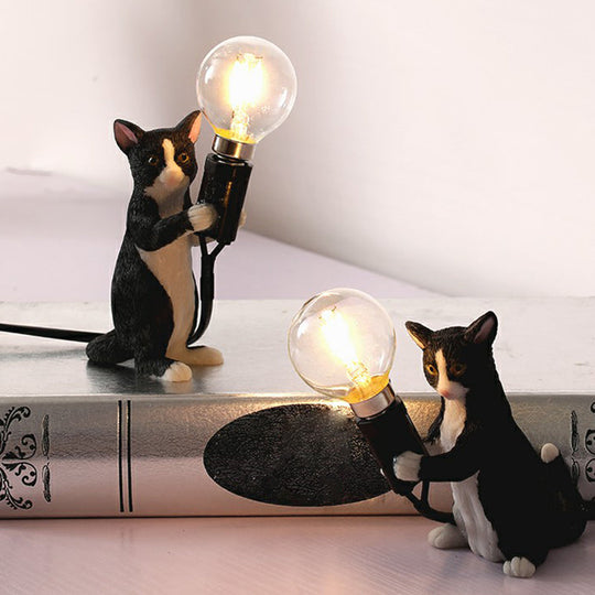 Adorable Kitten Nightstand Lamp – Decorative Resin, Child-Friendly, 1-Bulb, Ideal for Children's Bedroom