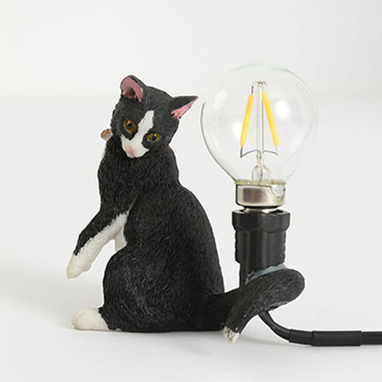 Adorable Kitten Nightstand Lamp – Decorative Resin, Child-Friendly, 1-Bulb, Ideal for Children's Bedroom