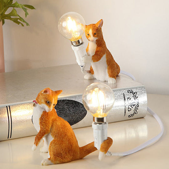 Adorable Kitten Nightstand Lamp – Decorative Resin, Child-Friendly, 1-Bulb, Ideal for Children's Bedroom