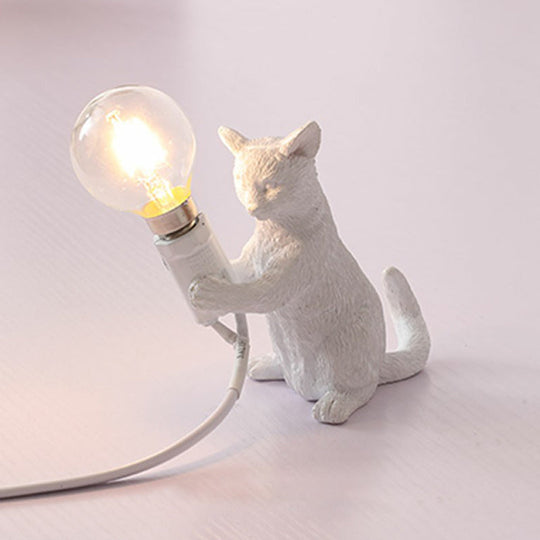 Adorable Kitten Nightstand Lamp – Decorative Resin, Child-Friendly, 1-Bulb, Ideal for Children's Bedroom