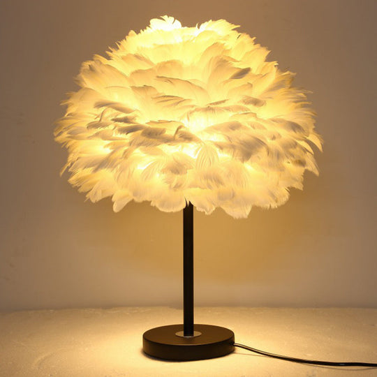 Minimalist Black Table Lamp with Feather Lampshade - Ideal for Bedroom Nightstand