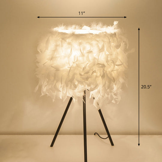 Minimalist Black Table Lamp with Feather Lampshade - Ideal for Bedroom Nightstand