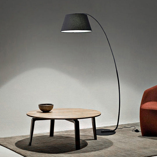 Modern Tapered LED Floor Lamp with Arc Arm in White/Black