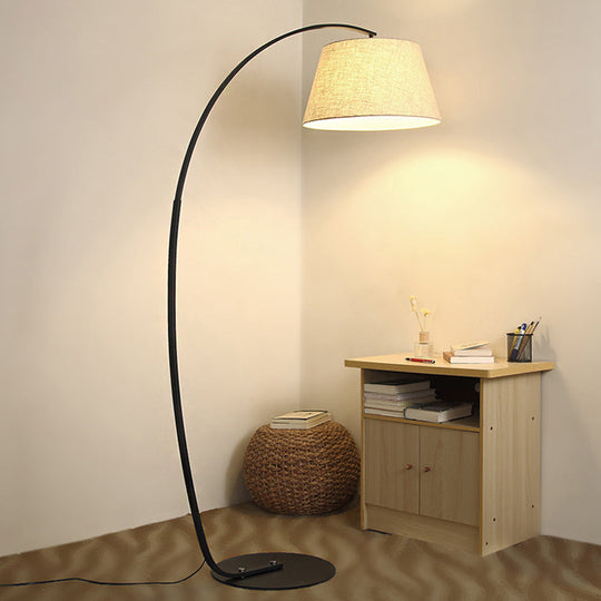 Modern Tapered LED Floor Lamp with Arc Arm in White/Black