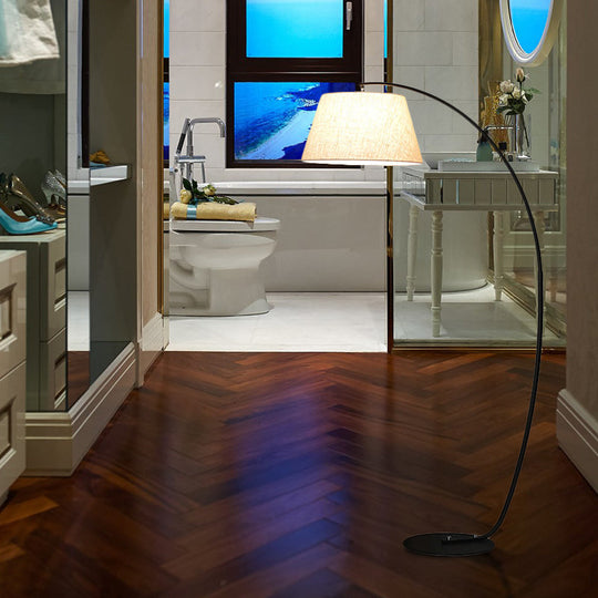 Modern Tapered LED Floor Lamp with Arc Arm in White/Black