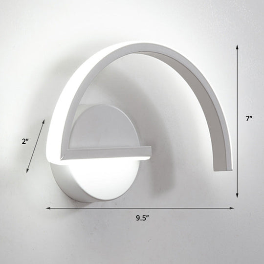 Sleek Metal LED Wall Sconce for Minimalistic Bedroom Lighting
