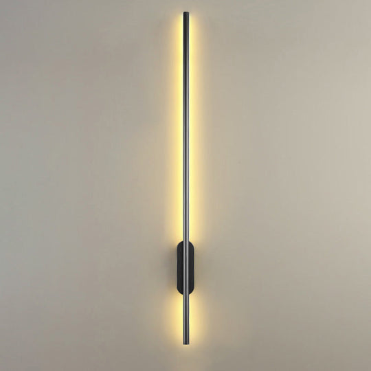 Modern Black LED Wall Sconce for Living Room - Stylish Metallic Fixture