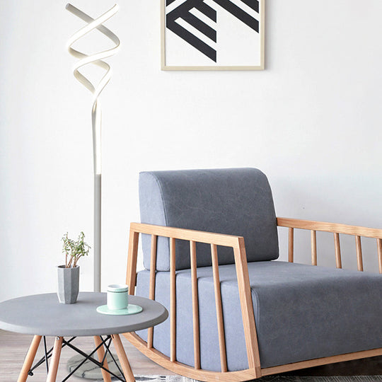 Sleek Spiral LED Floor Lamp with Metallic Accents for Modern Living Room