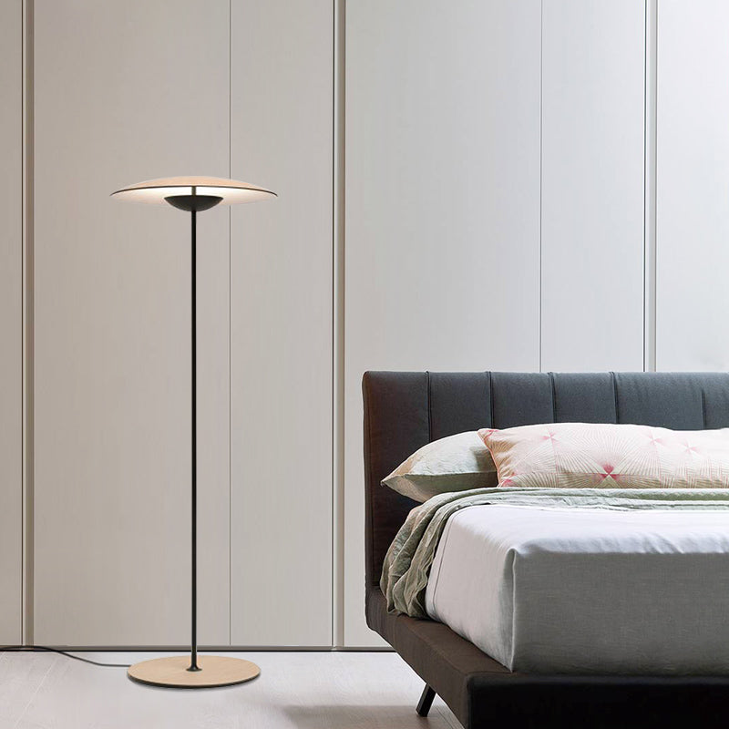 Minimalist Flying Saucer LED Floor Lamp - Creative Metal Bedside Light
