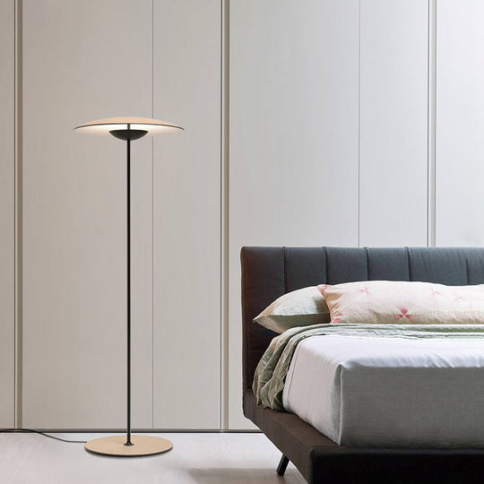 Minimalist Flying Saucer LED Floor Lamp - Creative Metal Bedside Light