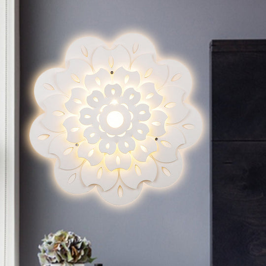 Pretty White Floral LED Wall Lamp for Kids' Bedrooms