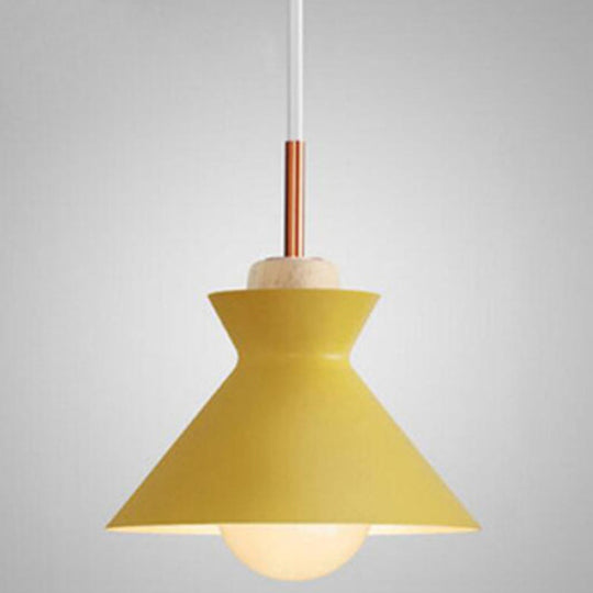 Nordic Style Wooden Pendant Lamp with Metal Frame - Perfect for Restaurants and Modern Homes
