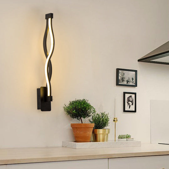 Nordic Simplicity Twist Shape Wall Mount Light Fixture for Living Room and Bedroom