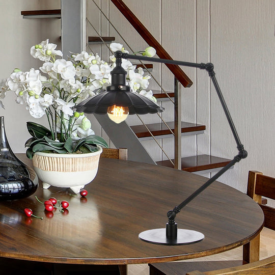 Stylish Vintage Adjustable Table Lamp with Metal Shade for Study Room - Black/Brass