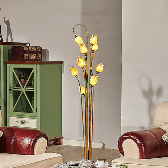 Traditional Beige Glass Floor Lamp with 9 Lights - Flower Living Room Stand-Up Lamp in Brass