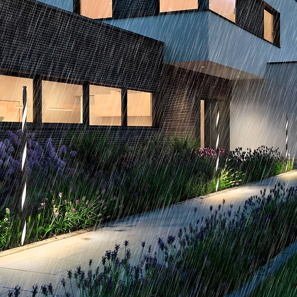 Linear Black LED Solar Powered Path Lamp – Minimalist Outdoor Lighting