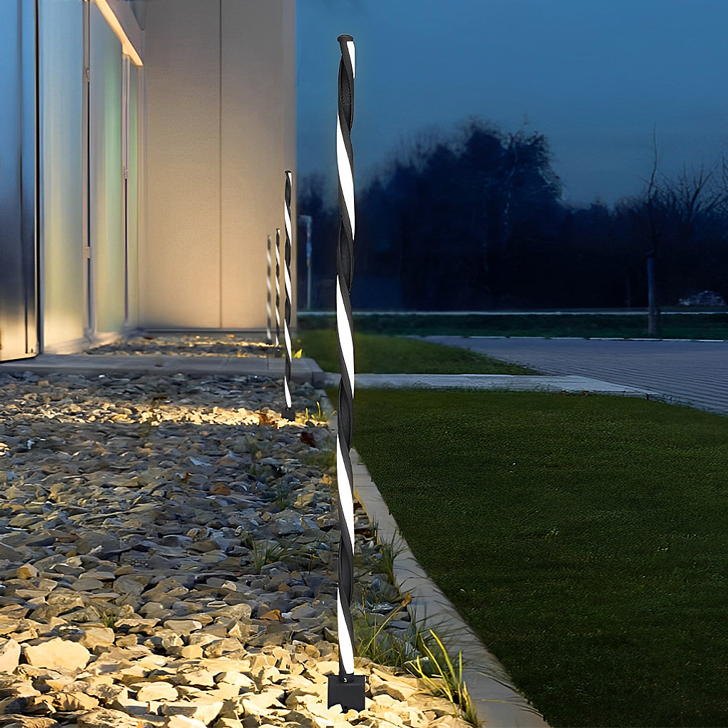 Linear Black LED Solar Powered Path Lamp – Minimalist Outdoor Lighting