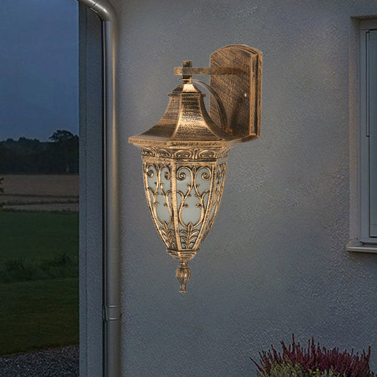 Outdoor Brass Aluminum Wall Lamp - Country Urn Shape Sconce Lighting with 1-Bulb Fixture