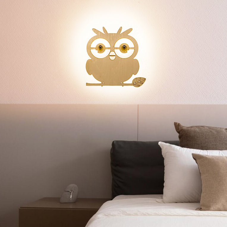 Animal LED Wall Sconce for Kids' Rooms and Corridors in Beige Wood Finish