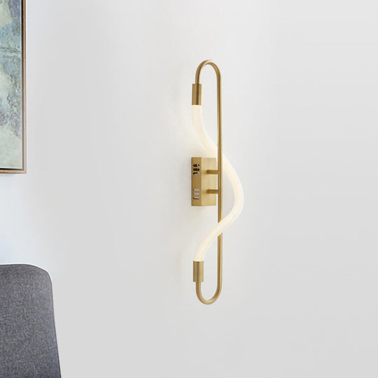 Modern Gold LED Wall Sconce with Tube Acrylic Shade - Elegant Lighting Solution