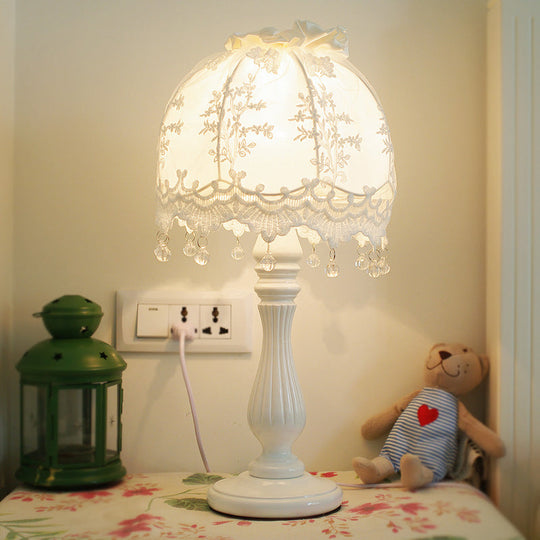 Pastoral Dome Night Table Lamp: White Lace Decor, Perfect for Girls' Bedroom Nightstand