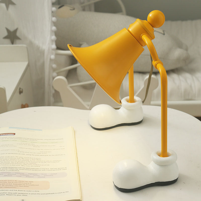 Trumpet Reading Light for Kids with Metal Frame and Yellow Finish - Single Bulb Study Lamp with Shoe-Shaped Base