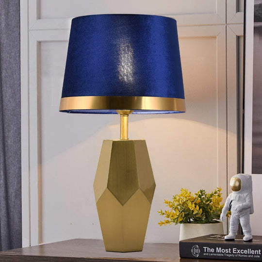 Alkaid Table Lamp – Minimalist, Modern, & Luxury Design