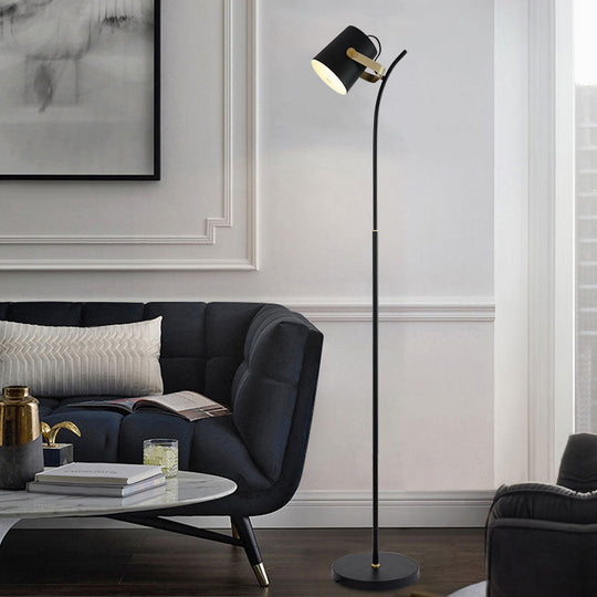 Modern Metallic Floor Lamp: Black Cylinder Spot Floor Light with Handle for Living Room
